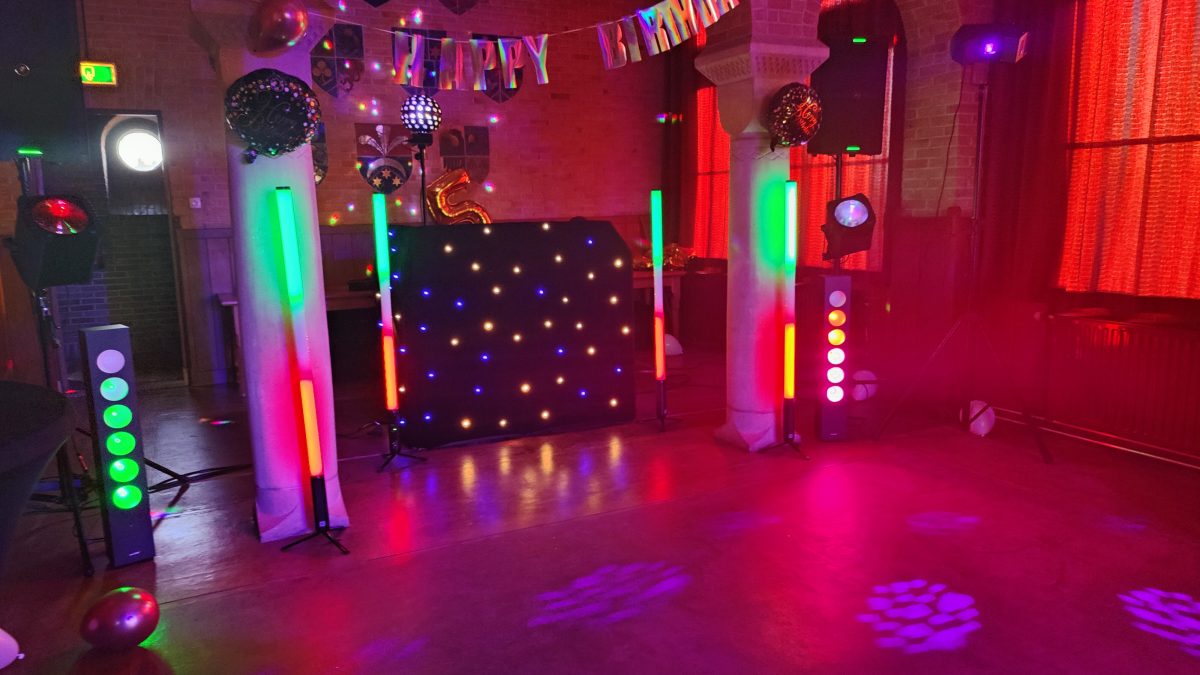 Verjaardagsfeestje Grou DJ Arnold Mulder